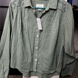 American Eagle Green Textured Button-Up Shirt